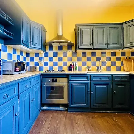 فيلة Chateau De Sadillac